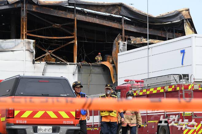 지난달 23명이 숨지는 대형 참사가 발생한 경기 화성시 배터리 제조공장. 박종민 기자