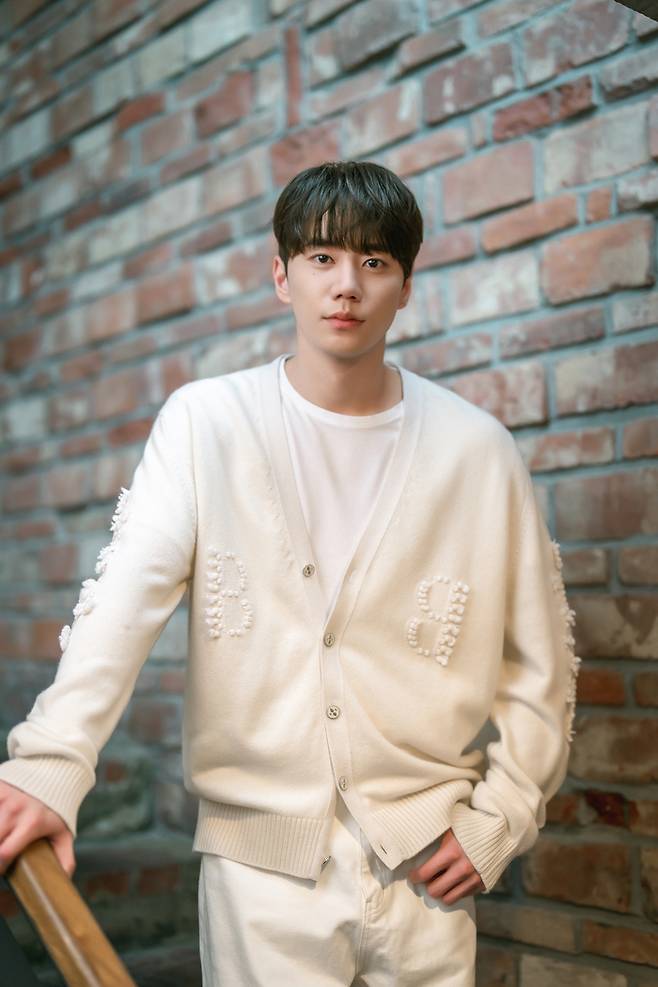 티빙 오리지널 드라마 ‘나는 대놓고 신데렐라를 꿈꾼다’에 문차민 역으로 출연한 배우 이준영. 사진 티빙