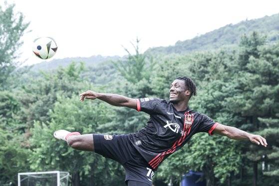 큰 키에 스피드까지 갖춘 호날두. FC서울의 재건을 이끌 공격수다. 김경록 기자