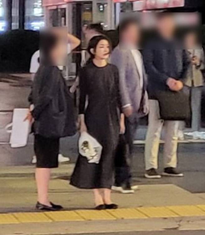 ▲ 시청역 교통사고 현장을 찾아 조문한 김건희 여사 [온라인 커뮤니티]&nbsp;