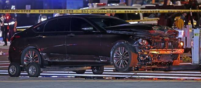 심하게 파손된 사고 차량 ⓒ뉴시스