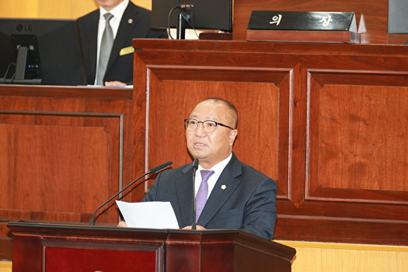 충주시의회 후반기 의장에 선출된 국민의힘 김낙우 의원. [사진=충주시의회]