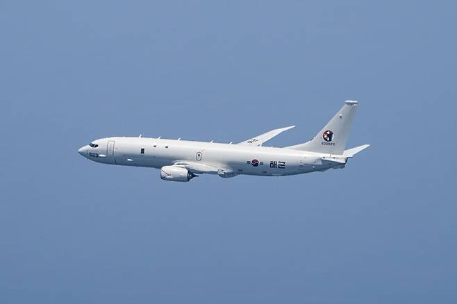 지난달 19일 해군 P-8A 해상초계기가 우리나라 작전해역에 진입하고 있다. 해군 제공