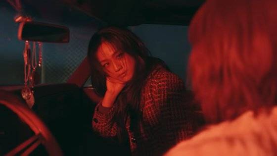 아이유 ‘쉬..’(Shh..) 뮤비에 출연한 탕웨이. [사진 유튜브 캡처]