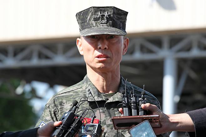 '해병대 채상병 순직 사건' 관련 조사에 피의자 신분으로 소환된 임성근 전 해병대 1사단장이 지난 5월13일 오전 조사를 받기 위해 경북 경산시 경북경찰청 형사기동대에 도착해 취재진 질문에 입장을 밝히고 있다. 2024.5.13/뉴스1  Copyright (C) 뉴스1. All rights reserved. 무단 전재 및 재배포,  AI학습 이용 금지. /사진=(경산=뉴스1) 공정식 기자