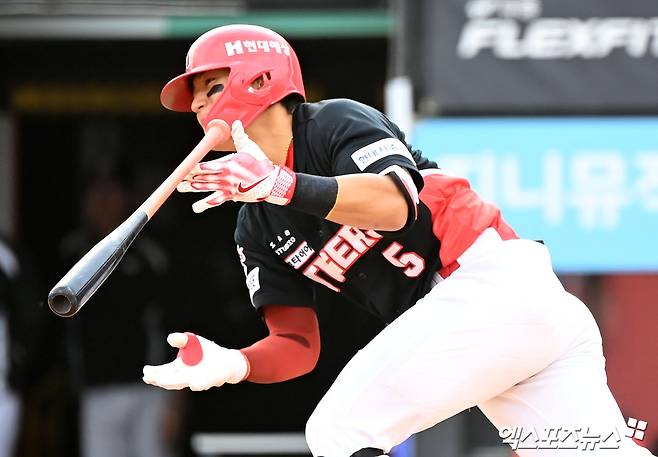 KIA 내야수 김도영은 9일 잠실구장에서 열린 '2024 신한 SOL Bank KBO 리그' LG와 주중 3연전 첫 경기에서 3번타자 3루수로 선발 출전했다. 1회초 1타점 2루타를 쳐 결승타를 기록했다. 엑스포츠뉴스 DB