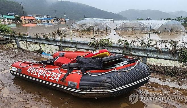 10일 오전 대전 서구 정뱅이마을이 밤사이 내린 폭우로 잠겨 있다. ⓒ연합뉴스