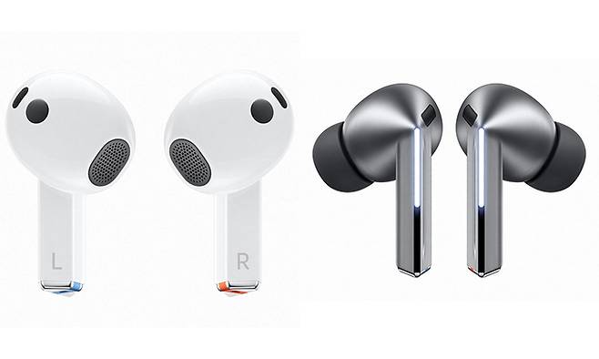 갤럭시 버즈3 화이트(왼쪽 사진)와 버즈3 프로 실버 모습.