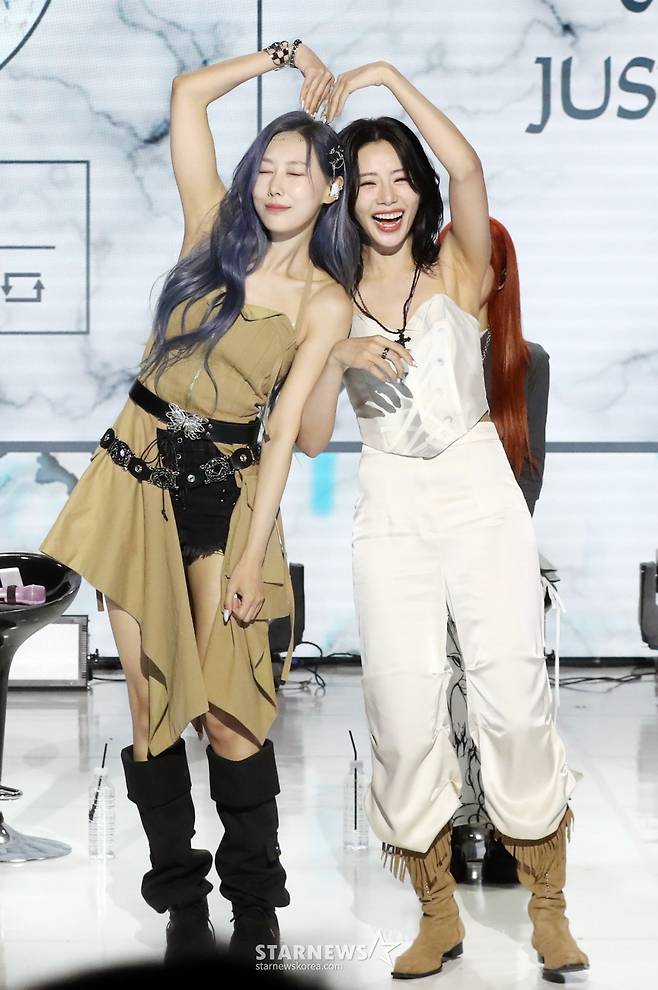 드림캐쳐 한동-지유 '예쁜 하트'[★포토]