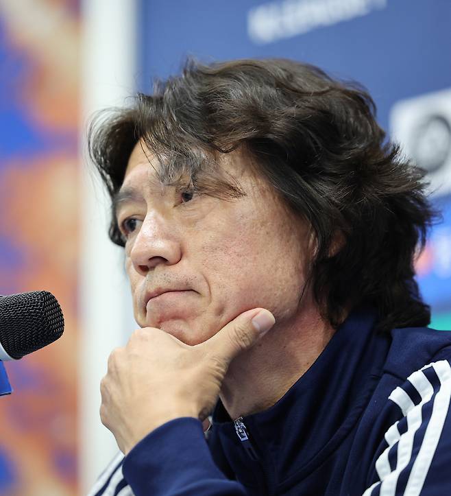 기자회견 하는 홍명보 감독
(울산=연합뉴스) 김용태 기자 = 10일 오후 울산 문수축구경기장 프레스센터에서 축구 국가대표팀 감독으로 내정된 울산 HD 홍명보 감독이 광주FC와의 경기 후 기자회견을 하고 있다. 2024.7.10