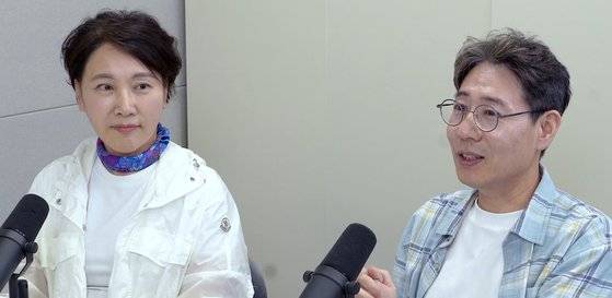 전국의 실버타운을 탐방하고 책을 펴낸 문성택(오른쪽), 유영란 부부.