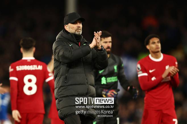 ▲&nbsp;영국 매체 '인디펜던트'에 따르면 자국에서 열리는 2026 국제축구연맹(FIFA) 북중미 월드컵을 준비하는 미국은 클롭 감독을 선임하기 위해 물밑 접촉했다. 그러나 클롭 감독은 미국축구협회와 대표팀 사령탑에 관해 공식 논의하기를 거부했다.