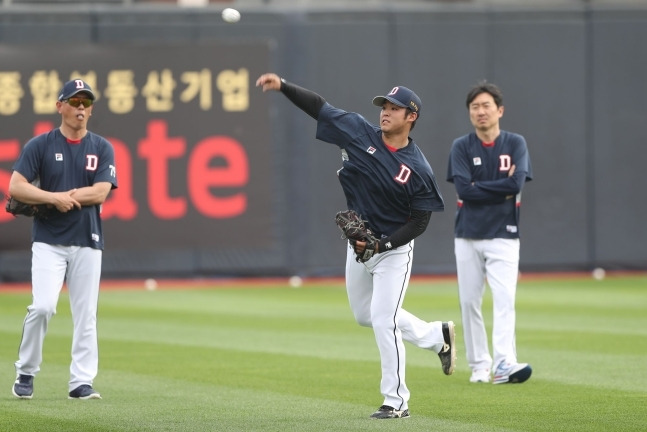 두산 베어스 시라카와 케이쇼가 삼성 라이온즈전에 선발 등판했으나 5회를 채우지 못했다. (두산 베어스 제공)