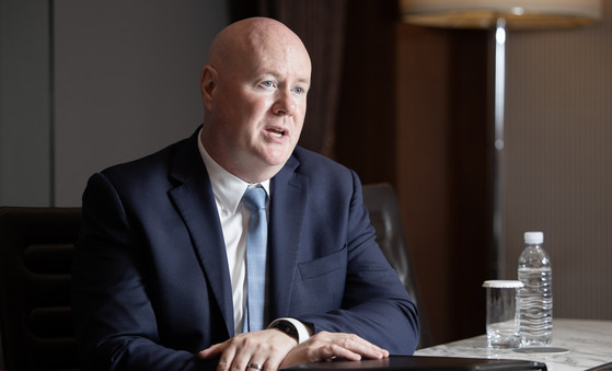 Steve Yates, senior fellow at the America First Policy Institute (AFPI), speaks during an interview with the JoongAng Ilbo, an affiliate of the Korea JoongAng Daily, at Westin Josun Seoul in Jung District, central Seoul, on July 8. [JEON MIN-KYU]