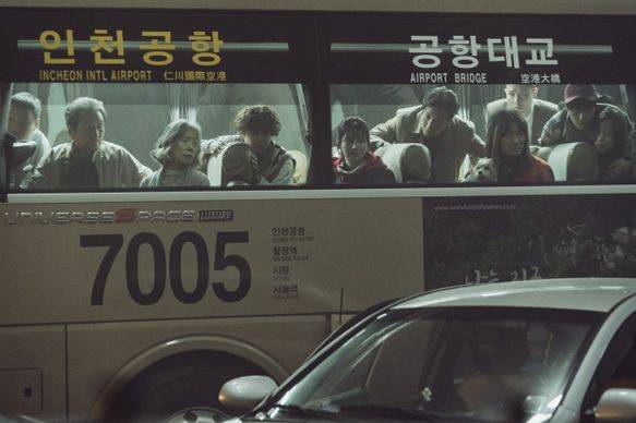 고립으로부터의 탈출, 인생처럼 영화도 혼자 하는 게 아니구나! ⓒ