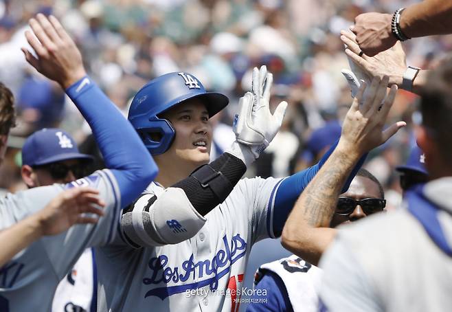 14일(한국시간) 디트로이트 원정 경기에서 MLB 통산 200홈런을 때려낸 오타니. 게티이미지