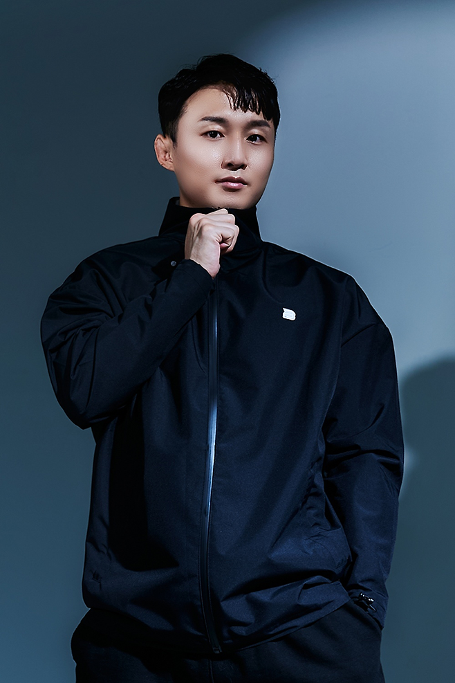 최두호가 연예 매니지먼트사 합류 후 촬영한 프로필. 사진=스토리제이컴퍼니 제공