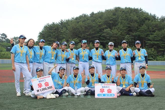 서울 리얼디아몬즈가 우승했다. 사진 | 한국여자야구연맹