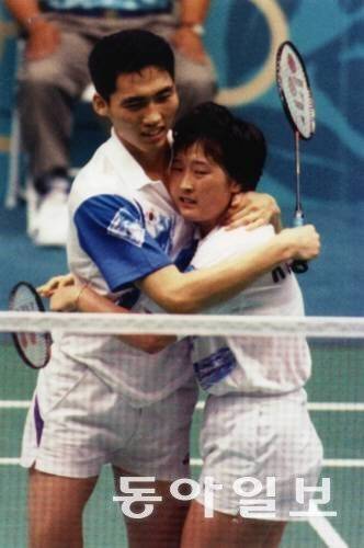 길영아-김동문 조는 1996년 애틀랜타 올림픽에서 모든 사람의 예상을 깨고 혼합복식 정상에 올랐다. 동아일보 DB