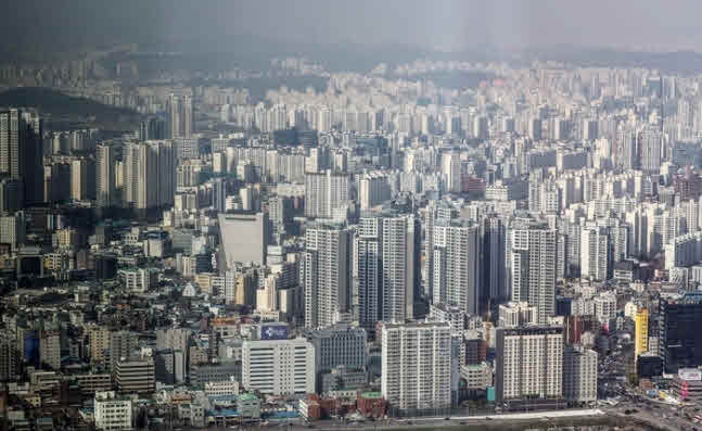 서울 아파트 거래량이 급증하고 있다. 사진은 서울 시내 아파트 전경 [매경DB]