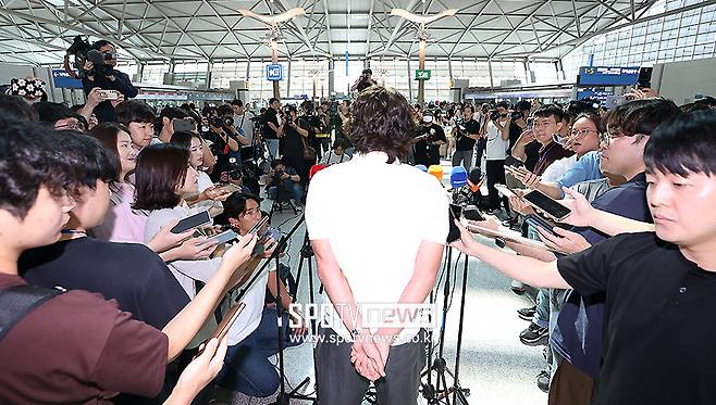 ▲ 인천국제공항 인터뷰에 참석한 홍명보 감독 ⓒ곽혜미 기자