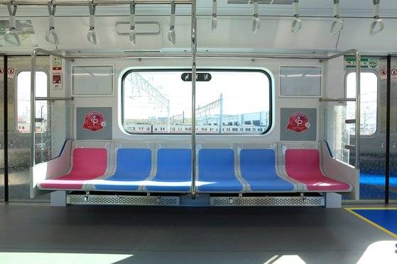 서울 지하철 8호선 연장 별내선 열차 내부. [사진 서울시]