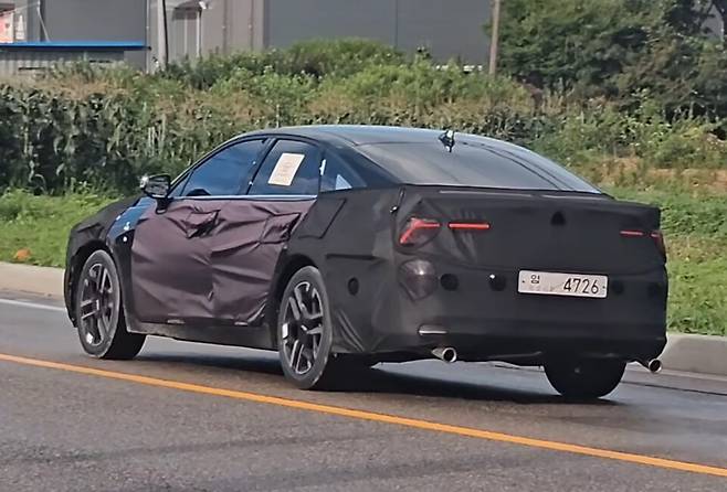 사진 : 기아 K8 페이스리프트 테스트카 (출처=Shorts Car)