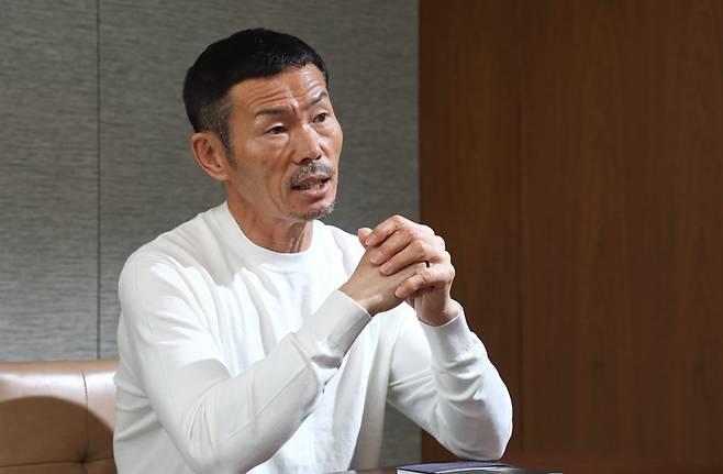 4월25일 오전 서울의 한 호텔에서 손흥민 부친 손웅정 감독이 시사저널과 인터뷰를 하고 있다. ⓒ시사저널 임준선