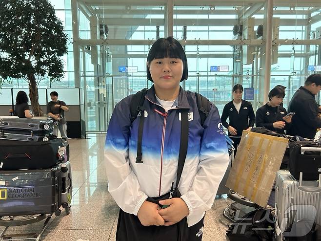 파리올림픽 여자 유도대표팀 김하윤 선수가 18일 오전 인천국제공항 2터미널에서 출국에 앞서 인터뷰를 하고 있다. 2024.7.18/뉴스1 ⓒ News1 문대현 기자