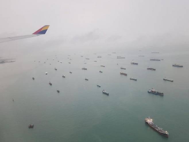 세계에서 가장 바쁜 물길 중 한 곳인 싱가포르 해협. [이미지출처=연합뉴스]