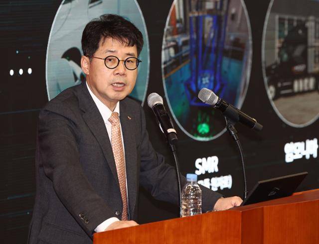 18일 오전 서울 종로구 SK서린빌딩에서 열린 SK이노베이션-SK E&S 합병 관련 기자간담회에서 박상규 SK이노베이션 사장이 합병 관련 발표를 하고 있다. 연합뉴스