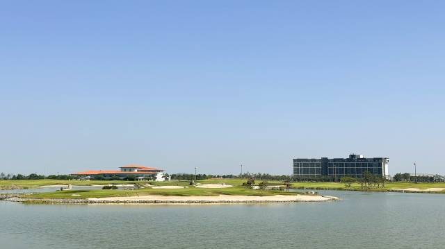 군산CC 토너먼트 코스 시그니처 홀인 17번 아일랜드 파3홀. 군산CC