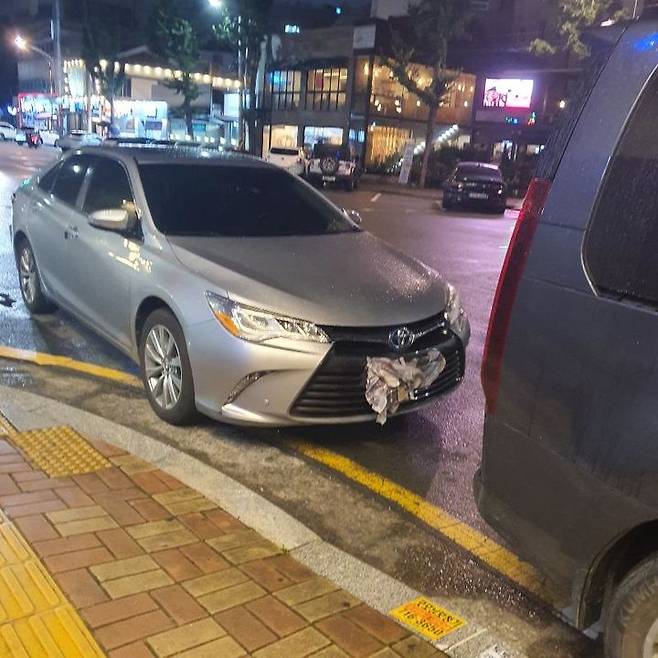 [서울=뉴시스] 길을 가다가 번호판을 가린 차량을 발견해 신고했다는 사연이 알려졌다(사진= 보배드림 갈무리) *재판매 및 DB 금지