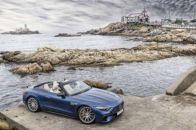 [서울=뉴시스] AMG SL 63 4매틱 (사진=벤츠) 2024.7.18 photo@newsis.com *재판매 및 DB 금지