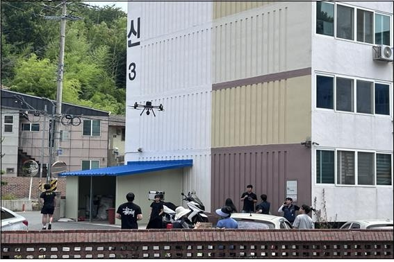 드론을 이용한 건물 실외 안전점검 [한국건설기술연구원 제공. 재판매 및 DB 금지]