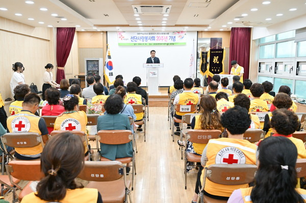 백영현 포천시장 선단사랑봉사회 20주년 기념식 참석 축사 모습(사진제공=포천시청)