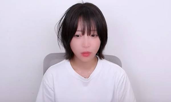 구독자 1000만명이 넘는 유튜버 쯔양이 영상에서 전 남자친구였던 소속사 대표의 폭행과 착취, 갈취에 시달렸다고 고백하고 있다. 유튜브 캡처