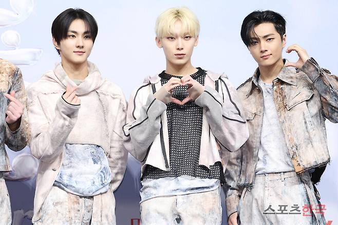 '2024 SBS 가요대전 Summer' 블루카펫 행사에 참석한 그룹 엔하이픈(ENHYPEN) . ⓒ이혜영 기자 lhy@hankooki.com