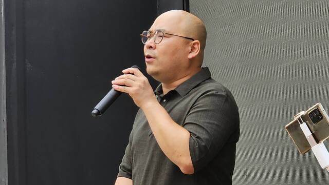 최윤호 감일지구 총연합회장이 하남시 감일동 변전소 증설에 대한 입장과 반대 투쟁을 선언하고 있다. 독자 제공