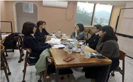 특별지원 보호시설에서의 현장간담회 ['감춰진 피해자들: 미성년 친족 성폭력 피해자 특별지원 보호시설 지원업무 실태 및 개선과제' 보고서 캡처]