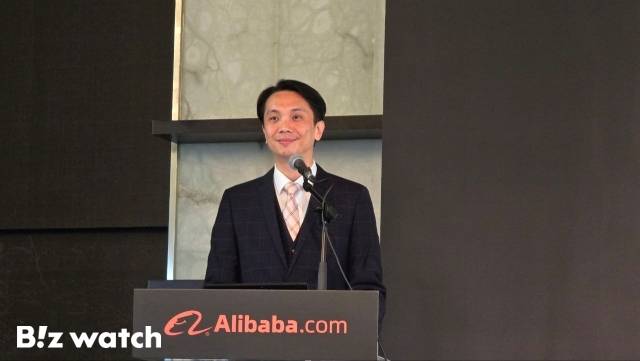 마크로 양 알리바바닷컴 한국 총괄이 22일 서울 중구 더 플라자 호텔에서 열린 알리바바닷컴 한국 진출 간담회에서 발표하고 있다. /사진=김지우 기자 zuzu@