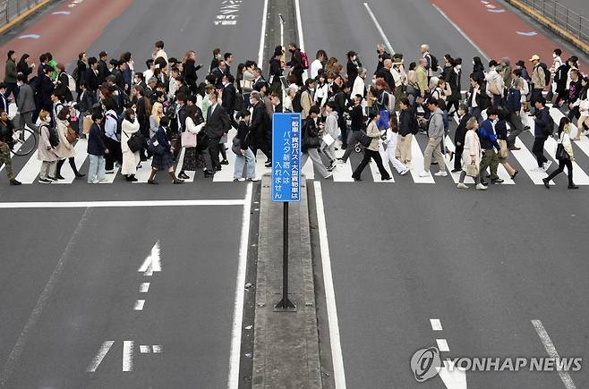 일본 도쿄 신주쿠 거리 [EPA 연합뉴스 자료사진. 재판매 및 DB 금지]