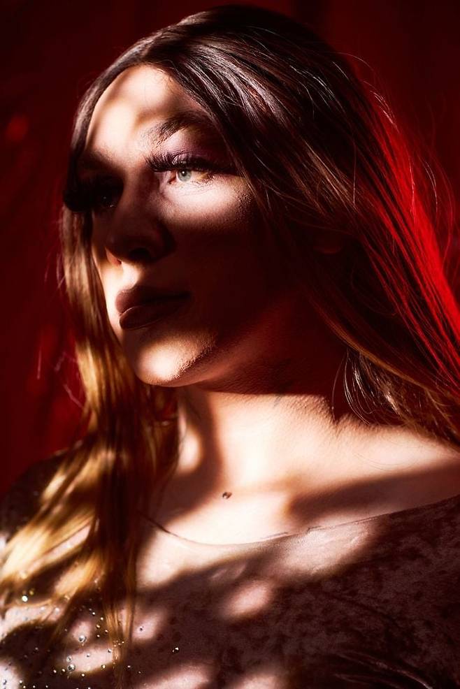 인간에겐 누구나 잘 보이고 싶은 ‘페르소나(가면 인격)’와 감추고 싶은 ‘그림자’ 인격을 가지고 있다.