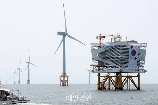 전북 부안군 위도 근처의 서남권 해상풍력 실증단지.ⓒ뉴시스