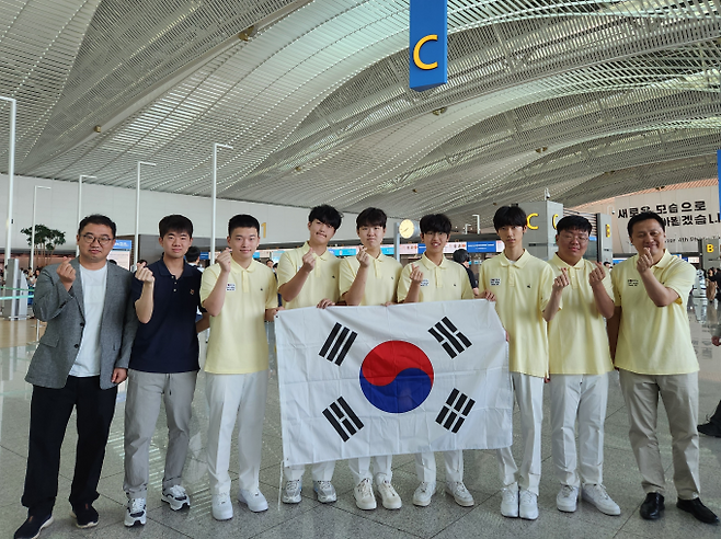 2024 국제수학올림피아드(IMO) 한국 대표단. 과학기술정보통신부 제공