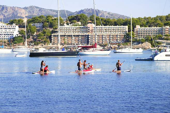 우리가 제일 좋아했던 산타 폰사 해변. 8월 성수기에도 비교적 조용하고 평화로운 시간을 보낼 수 있는 곳이다. 사진 김은덕, 백종민