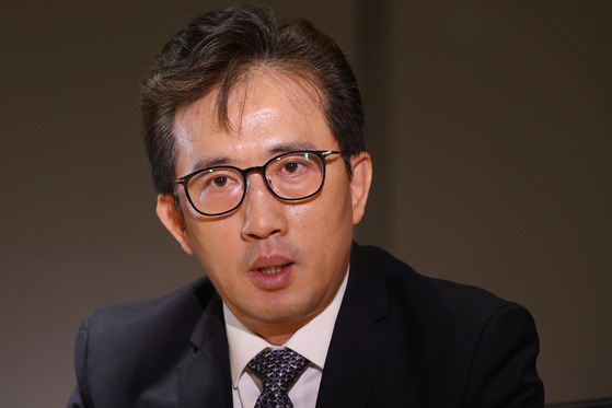 Ri Il-gyu, a former counselor at the North Korean Embassy in Cuba,who defected to South Korea in November last year, speaks during an interview with local press on Monday. [YONHAP]