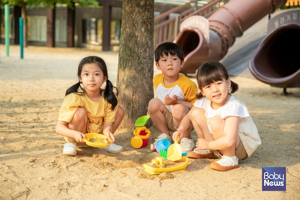 보통 떼 쓰는 아이는 고집이 쎄고, 막무가내로 보여지기 쉽지만 사실 누구보다도 감정이 섬세하고 예민하다. ⓒ베이비뉴스