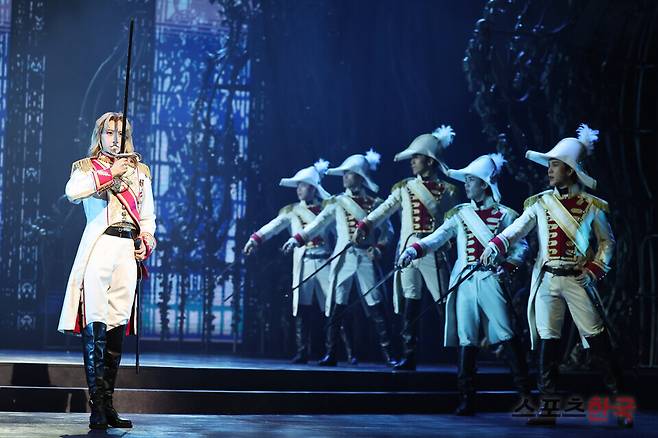 뮤지컬 '베르사유의 장미' 프레스콜에서 열연하는 정유지. ⓒ이혜영 기자 lhy@hankooki.com