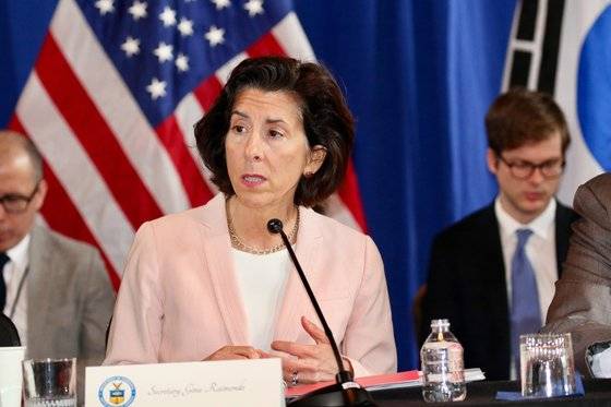 지나 러몬도(Gina Raimondo) 미국 상무부 장관. 워싱턴특파원단